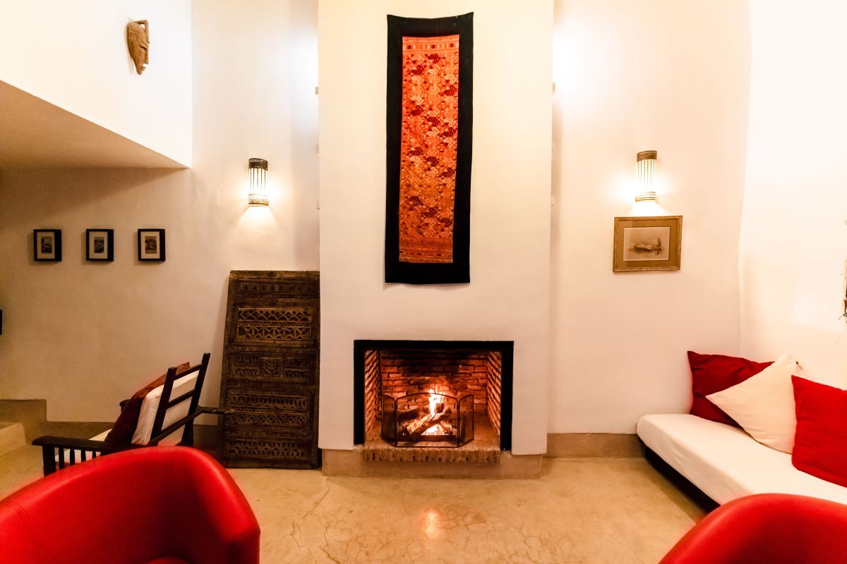 1775140501-riad-rouge1.jpg